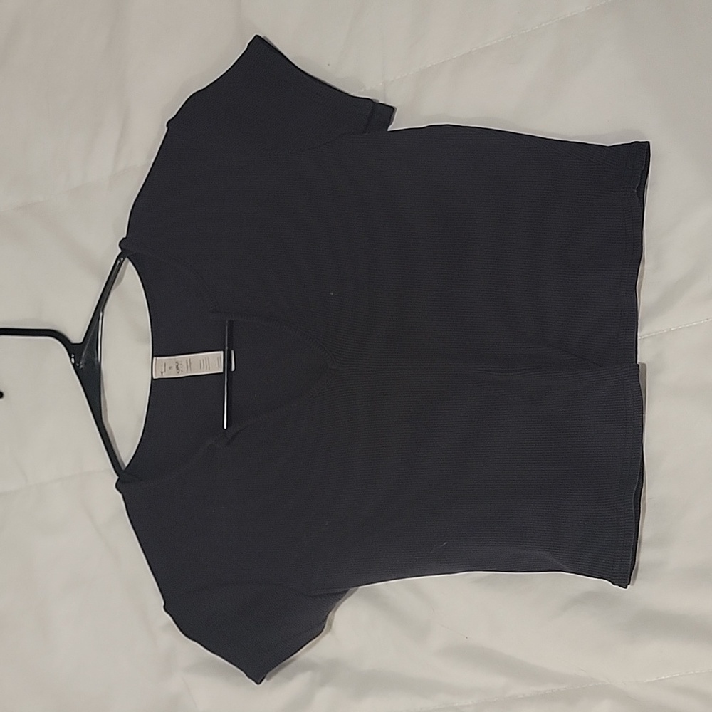 ALO Yoga Black Short Sleeve Ribbed V-Neck Tee